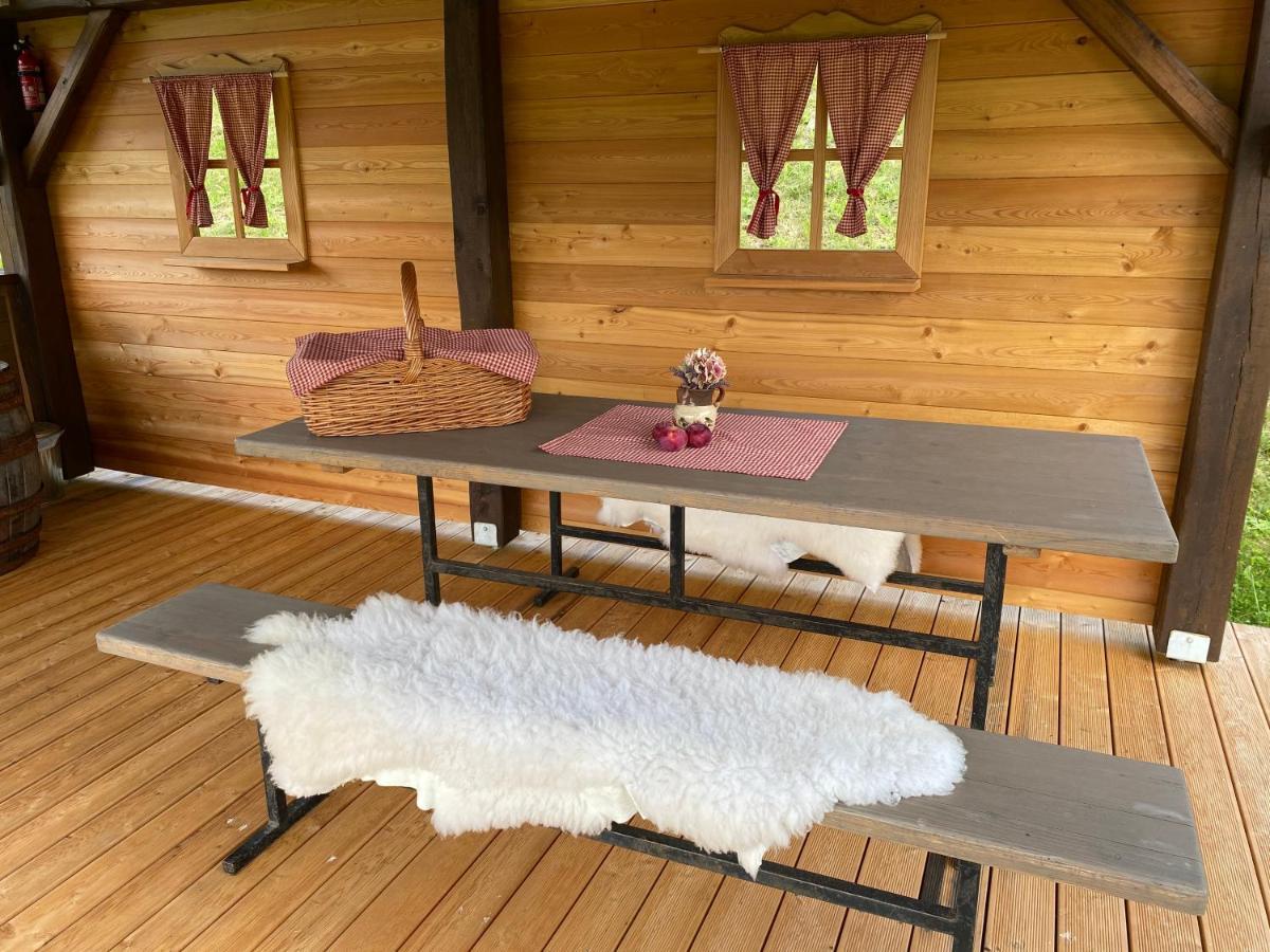 Wooden Hut At Tourist Farm Artisek Villa Store Esterno foto